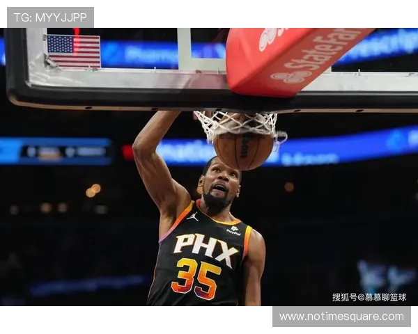 杜兰特盛赞球队年轻核心展现超凡职业素养表现未来潜力巨大